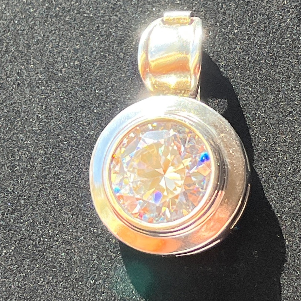 Vintage CZ Pendant in Sterling Silver - Picture 7 of 10
